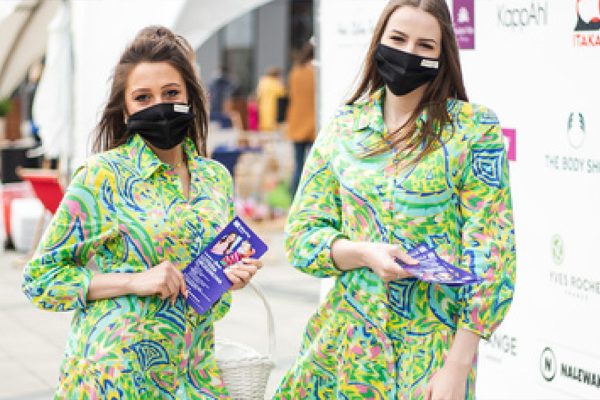 Hostessy w galerii młociny