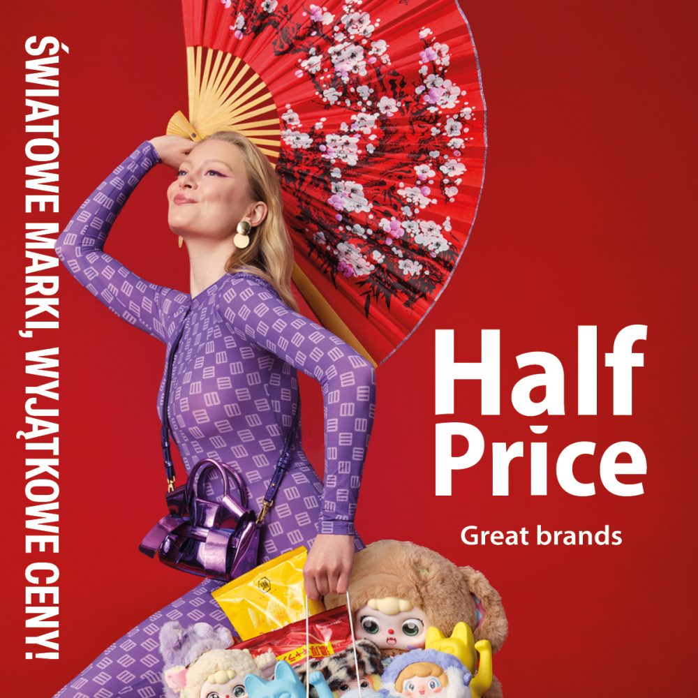 Na zdjęciu znajduje się kobieta z torbą pełną zakupów dokananych w HalfPrice. Grafika promująca nową wiosenną kampanię.