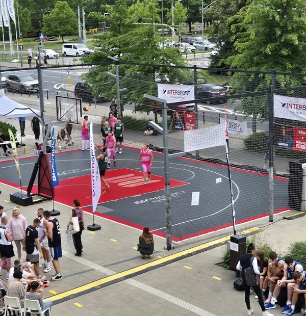 koszykówka przed galerią młociny boisko do koszykówki