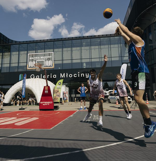 koszykówka przed galerią młociny boisko do koszykówki