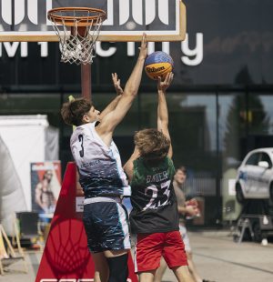 koszykówka przed galerią młociny boisko do koszykówki