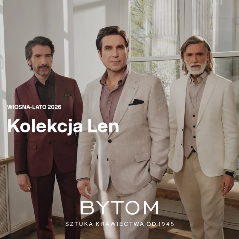 Grafika promocyjna marki Bytom przedstawiająca trzech mężczyzn ubranych w eleganckie lniane garnitury z kolekcji wiosna–lato 2026. Jeden z modeli ma bordowy garnitur, drugi jasnobeżowy, a trzeci kremowy zestaw z kamizelką. Mężczyźni stoją w jasnym, eleganckim wnętrzu z dużymi oknami. Na grafice widnieją napisy „Kolekcja Len”, „Wiosna-Lato 2026” oraz logo marki Bytom z hasłem „Sztuka krawiectwa od 1945”.