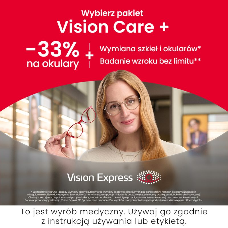 Reklama pakietu Vision Care + informuje o zniżce -33% na zakup okularów oraz dodatkowych usługach serwisowych i diagnostycznych. Zdjęcie przedstawia rudowłosą kobietę prezentującą oprawki okularowe, a u dołu grafiki widnieje stopka z regulaminem i informacją o wyrobie medycznym.